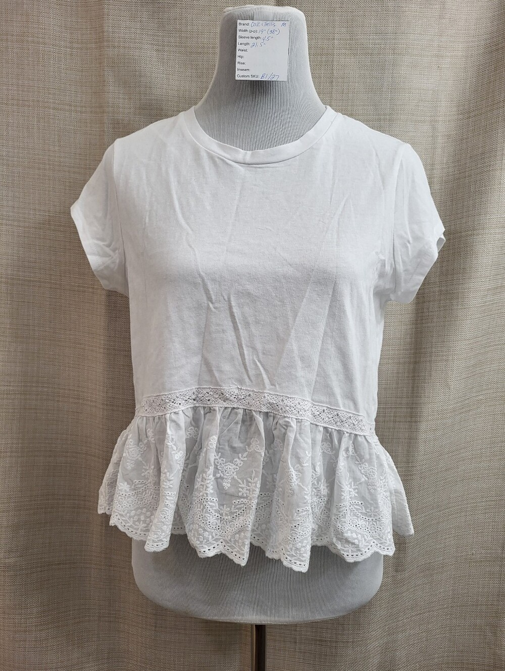 Oak & Trellis Women's White Short Sleeve Peplum Eyelet Lace Hem Top Size Med